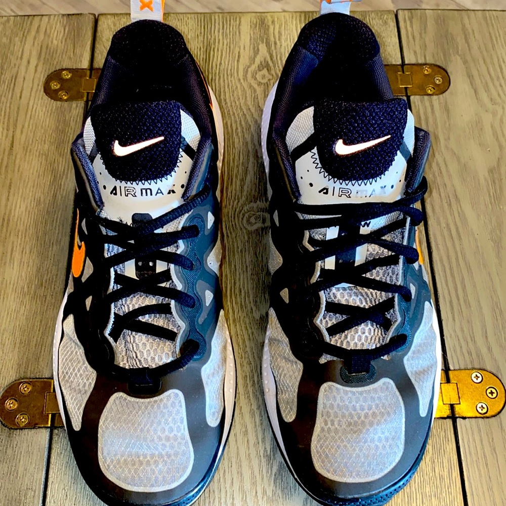 Nike Air Max Genome Black Size: M: 9 1/2, W: 11